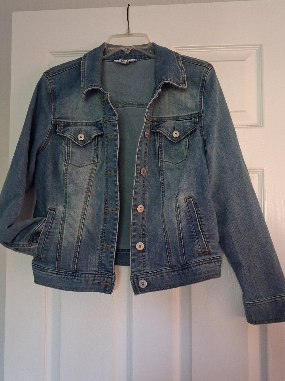 Light blue jean jacket Size M